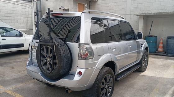 MITSUBISHI PAJERO TR4 2.0 O NEILL 4X4 16V 140CV FLEX 4P AUTOMÁTICO MITSUBISHI PAJERO TR4 2.0 O NEILL 4X4 16V 140CV FLEX 4P AUTOMÁTICO
